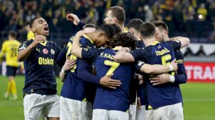 Fenerbahçe'de futbolcular ligden çekilmeyi istemiyor