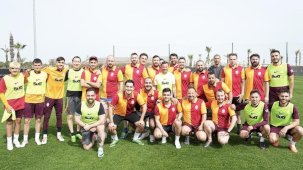 Galatasaray'da teknik ekip ile basın mensupları maç yaptı
