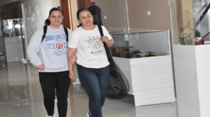 Görme Engelli Öğrenci, Annenin Desteğiyle Müzikte Başarıya Ulaşıyor