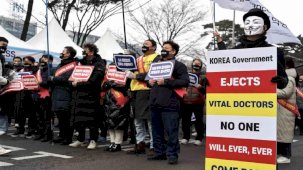 Güney Kore'de Stajyer Doktorların Lisansı Askıya Alınıyor