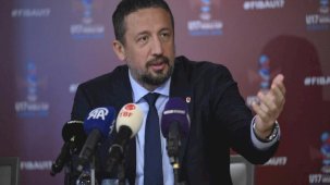 Hidayet Türkoğlu: İnşallah ülkemize bu sezon da kupalar gelir