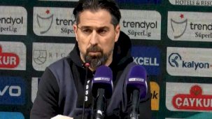 İlhan Palut'tan maç sonuna damga vuran sözler: 6 gol yiyince hakem konuşmaya yüzünüz olmuyor