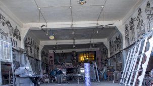 Iraklı Demirci Fuat, Kur'an-ı Kerim Ayetleriyle Süslediği Eserler Yapıyor