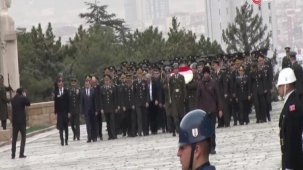 Kara Harp Okulu öğrencileri Anıtkabir'i ziyaret etti