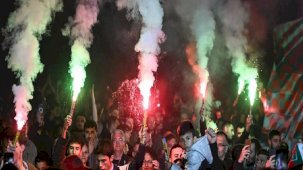 Karşıyaka, stadyum için taraftar mitingi gerçekleştirdi