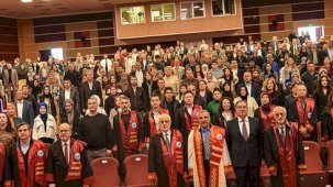 KMÜ Tıp Fakültesi Öğrencileri için Beyaz Önlük Giyme Töreni Düzenlendi