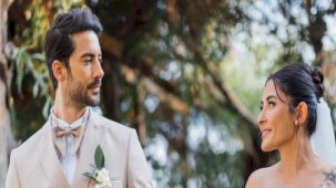 Melek Mosso, gelinlikli pozlarına yapılan çirkin yorumlara cevap verdi