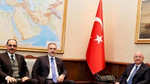 MSB'de sürpriz buluşma! Hakan Fidan, Yaşar Güler ve İbrahim Kalın bir araya geldi