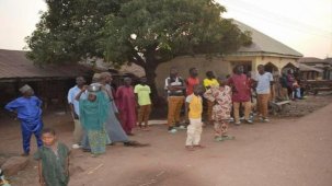 Nijerya'da okulu basan silahlı grup, 287 öğrenciyi kaçırdı: Öğrencilerin fidye için kaçırıldığı tahmin ediliyor