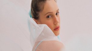 Oyuncu Farah Zeynep Abdullah, Kızıl Goncalar iddiasına cevap verdi