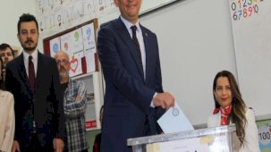 Özgür Özel'in sandığında CHP kazandı