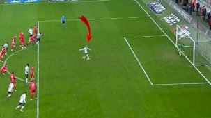 Sahalarda ender görülen anlar! Beşiktaş'ın penaltısı neden geçerlilik kazanmadı?