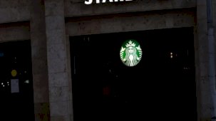 Starbucks, Orta Doğu'da 2000 kişiyi işten çıkardı