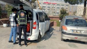 Sultanbeyli'de araçla kaldırıma çıkıp yol istediler! Cezaları belli oldu