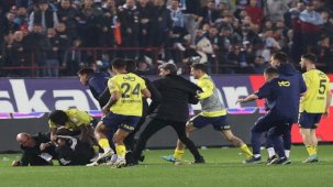 Trabzonspor - Fenerbahçe maçının ardından çıkan olaylar Avrupa basınında büyük yankı buldu