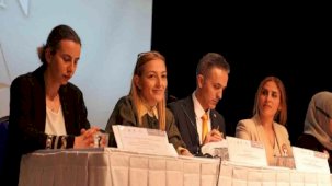 Türk Anneler Derneği Erzurum Şubesi'nden 'Dünden Bugüne Kadın' paneli