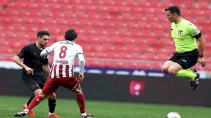 Türkiye'de hakemler neden sevilmiyor, hakem tartışmaları niçin bitmiyor?