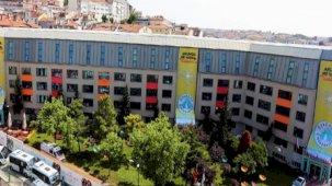 Üsküdar Üniversitesi'nde 'Zirvedeki Kadınlar' ödül töreni