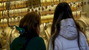 Vatandaş kuyumculara akın etti, 400 kilo altın yetmeyince Darphane çift vardiyaya geçti