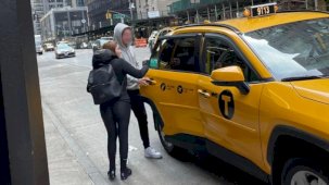 Yazar Eylem Tok ve oğlu ABD'de görüntülendi! Fotoğrafları çekilirken gülmeleri dikkat çekti