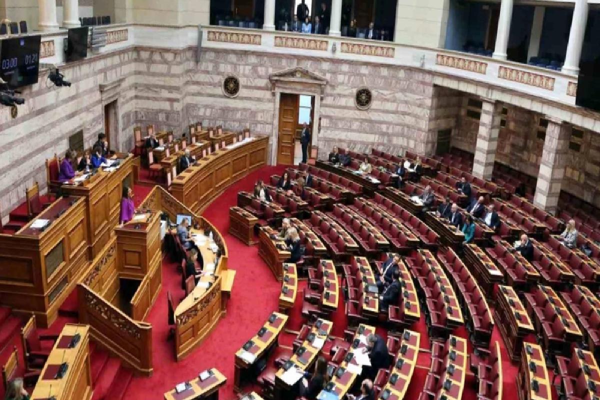 Yunanistan'da Özel Üniversitelerin Açılmasına İmkan Tanıyacak Yasa Tasarısı Kabul Edildi