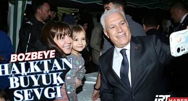 Bozbey, Emir Sultan Camii'nde Teravih Çıkışında Vatandaşlarla Buluştu