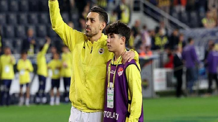 Fenerbahçe'de Dzeko'nun golünün gizli kahramanı Mustafa Okkalı! 'İrfan Abi bana koşuyordu'