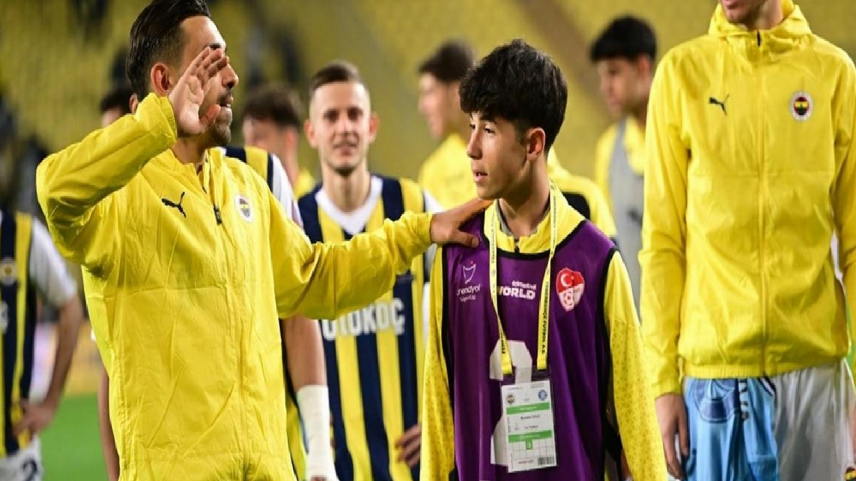 Fenerbahçe'nin 2. golünün kahramanı konuştu: Çok mutlu oldum, çok sevindim