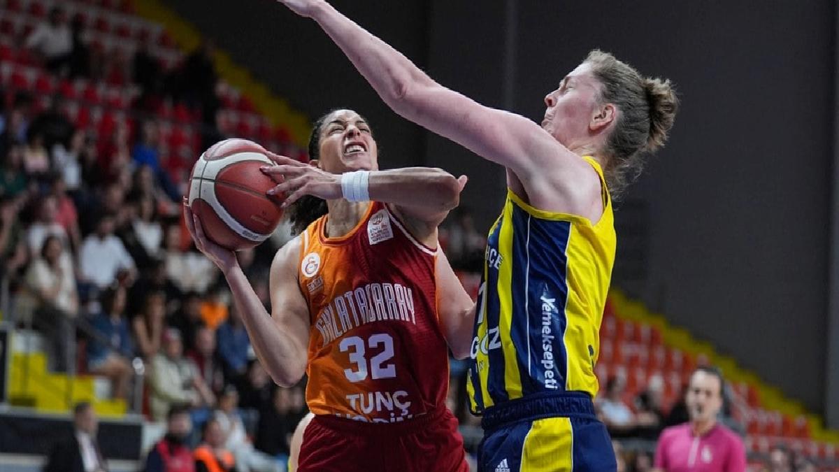 Galatasaray'ı derbide yenen Fenerbahçe finale yükseldi