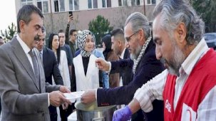 Bakan Tekin Mamak Fen Lisesi'nde iftara katıldı