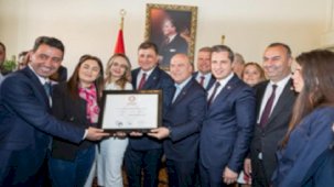 Başkan Cemil Tugay görevi devraldı