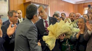 Etimesgut Belediye Başkanı seçilen Erdal Beşikçioğlu mazbatasını alıp göreve başladı