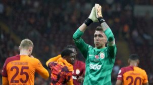 Fernando Muslera, Süper Lig'in yine en iyisi! 16. kupaya gözünü dikti
