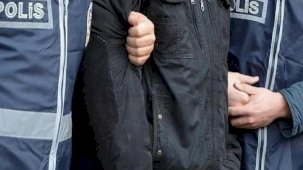 FETÖ'nün esnaf ve hücre evlerine operasyon