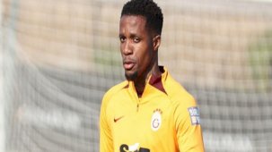 Fildişi Sahili Teknik Direktörü, Wilfried Zaha ile bir araya geldi