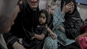 Gazze'de yerinden edilmiş Filistinlilere hastaneleri boşaltma çağrısı