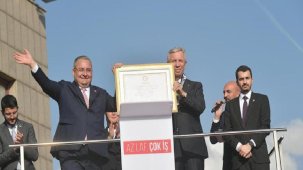 Keçiören Belediye Başkanı Özarslan mazbatasını aldı