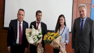 Muhittin Böcek mazbatasını aldı