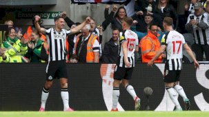 Newcastle United, Tottenham'a fark attı