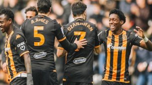 Ozan Tufan ve Abdülkadir Ömür yıldızlaştı! Hull City, 3 golle galip geldi
