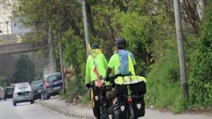 Üsküp'ten Mekke'ye bisikletle hac yolculuğu yapıyorlar