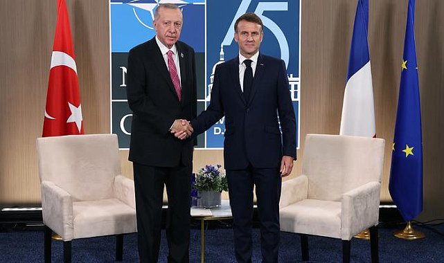 Cumhurbaşkanı Erdoğan, Fransız mevkidaşı Macron ile görüştü