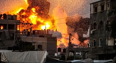 İsrail'in Gazze'de Okula Düzenlediği Saldırıda 100 Kişi Hayatını Kaybetti