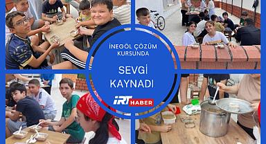 İnegöl Çözüm Kursu'nda Aşure Günü Coşkusu: Birlik Kazanında Sevgi Kaynadı