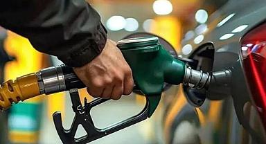 Araç sahipleri dikkat: Benzine 1 lira 22 kuruş zam geliyor! İşte yeni fiyatlar