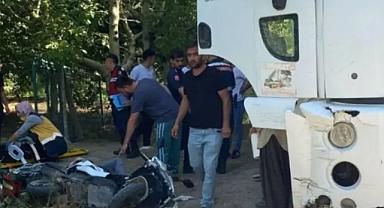 Bursa İnegöl'de kamyon ile motosiklet çarpıştı: 2 ağır yaralı