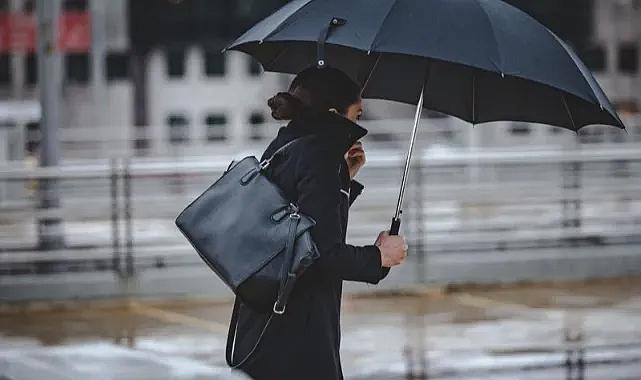 Meteoroloji’den İstanbul ve 10 İl İçin Sağanak Uyarısı: Montlarınızı Hazırlayın!