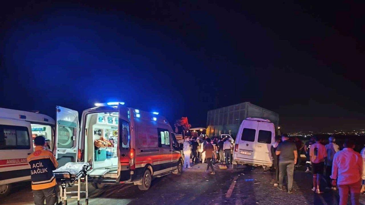 15 kişinin yaralandığı kazada yaralanan genç kız verdiği yaşam mücadelesini kaybetti