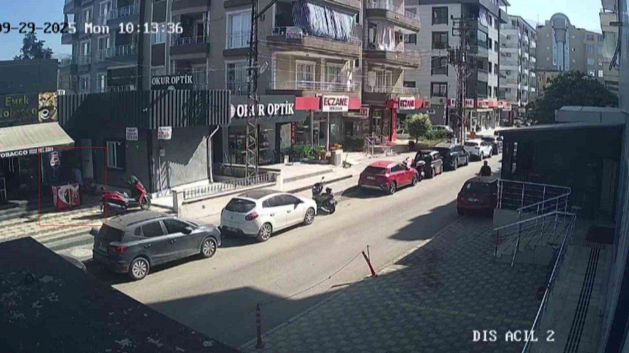 7 bin liralık dondurma dolu sepeti çaldı, marketten alışveriş yaparcasına yoluna devam etti: O anlar kamerada