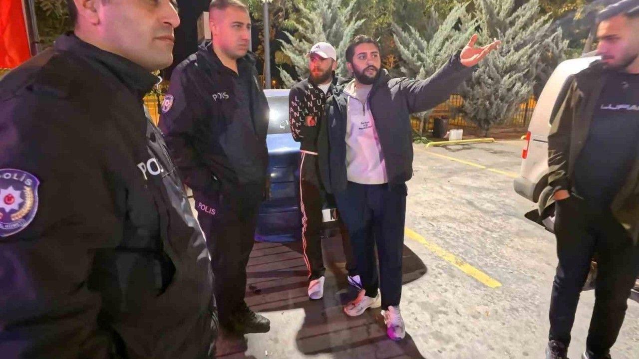 Aksaray’da açıkta alkol alan 2 şahsa kabahatler kanunundan ceza kesildi
